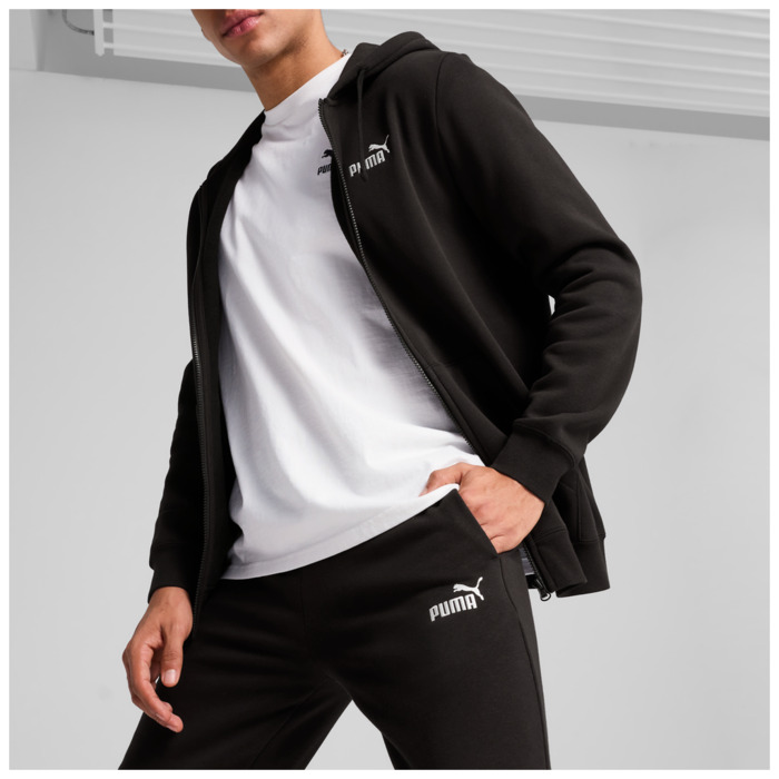 Tepláky PUMA čierne ESS Slim Sweatpants 682644 01