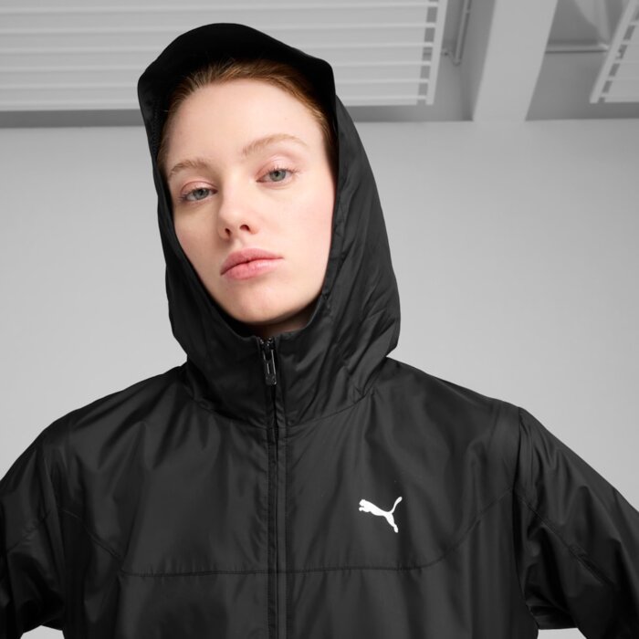 Bunda PUMA čierna Ess Regular Windbreaker 685133 01