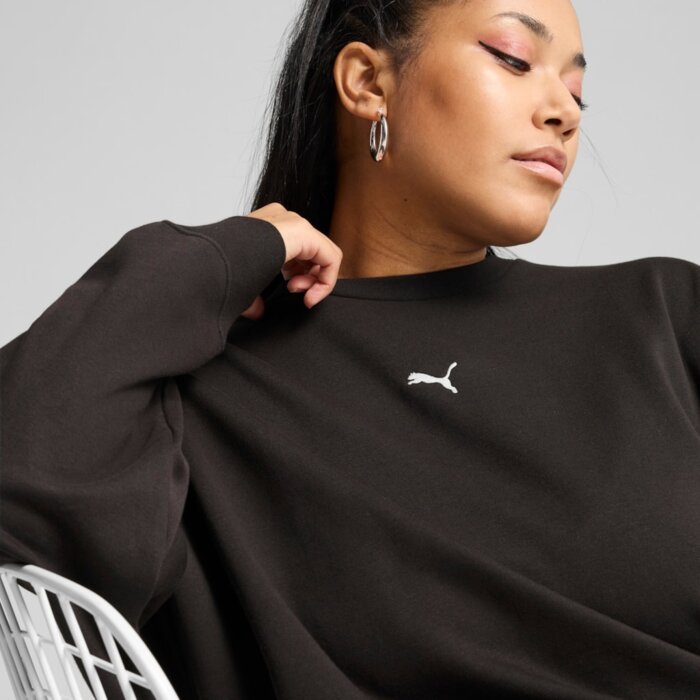 Mikina PUMA čierna ESS Oversized Crew FL 685400 01